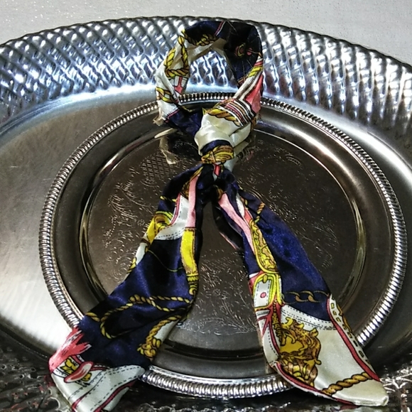 🦁NEW SATINY DESIGNER INSPIRED PRINT HAIR SCARF - Picture 6 of 6